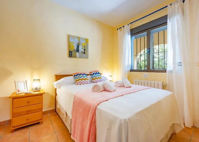 Ecalinda - Plusholidays